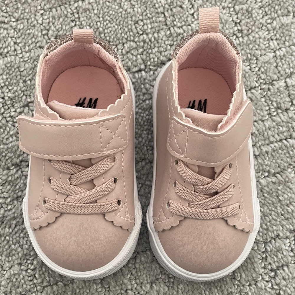 Adorable Ruffled Pink H&M Kids Sneakers NWOT